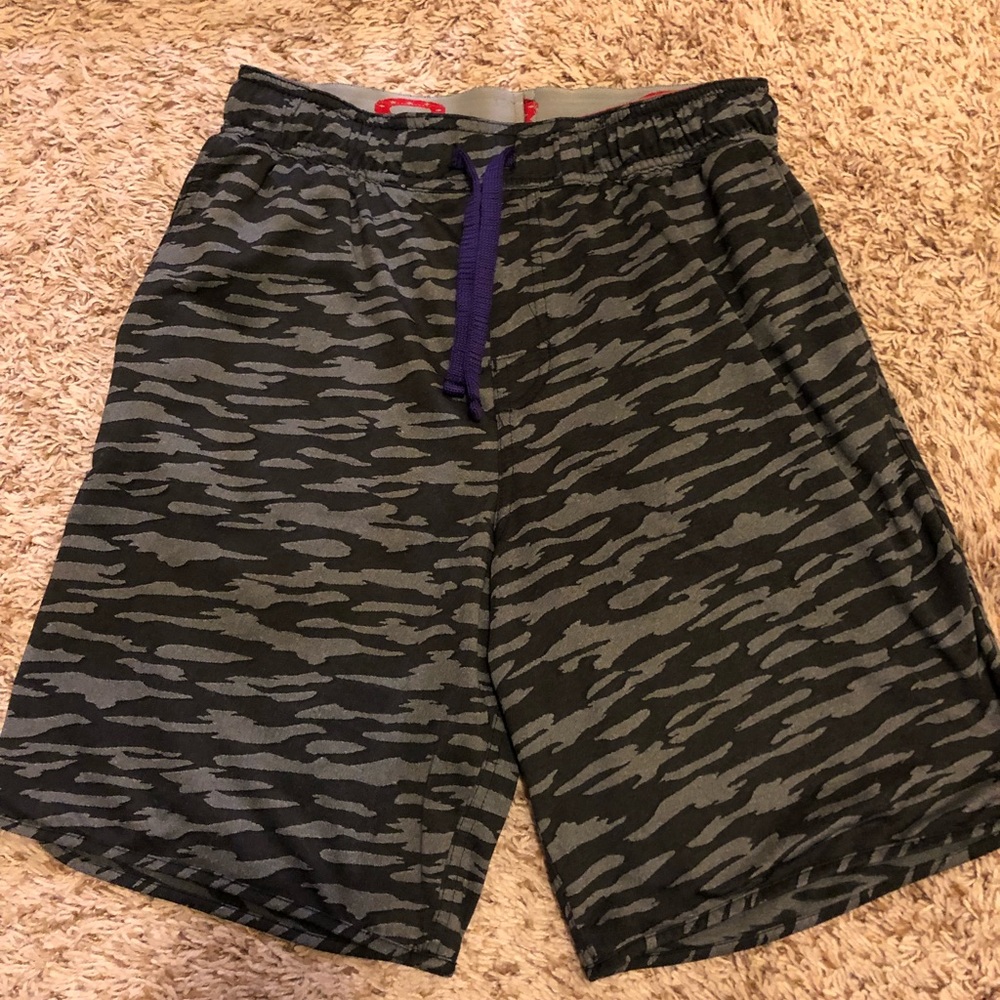 2pood men’s shorts EUC